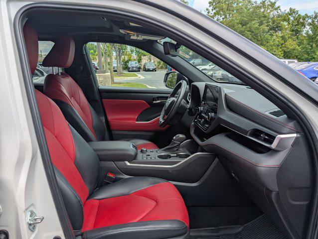 used 2023 Toyota Highlander car, priced at $39,929