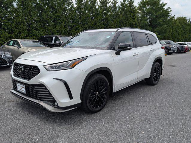 used 2023 Toyota Highlander car, priced at $39,929