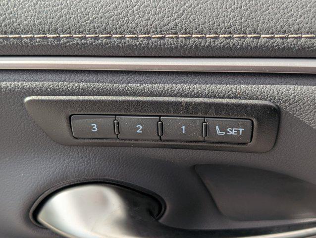 new 2025 Lexus ES 300h car, priced at $47,979