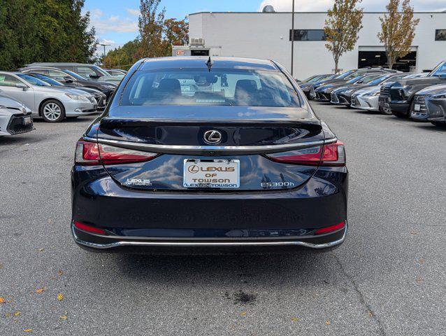 new 2025 Lexus ES 300h car, priced at $47,979
