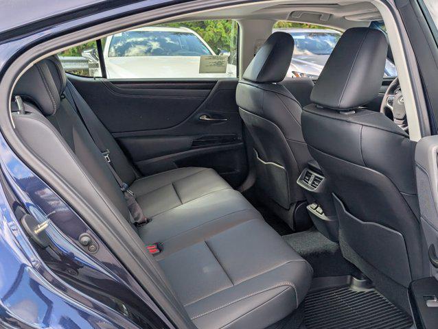 new 2025 Lexus ES 300h car, priced at $47,979