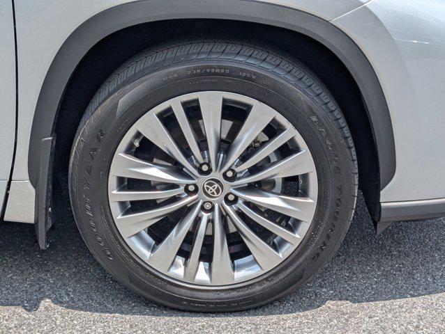 used 2021 Toyota Highlander Hybrid car, priced at $46,500