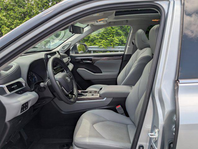 used 2021 Toyota Highlander Hybrid car, priced at $46,500