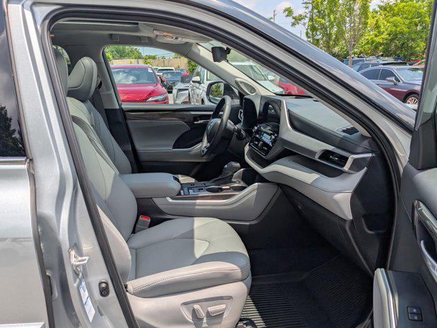 used 2021 Toyota Highlander Hybrid car, priced at $46,500