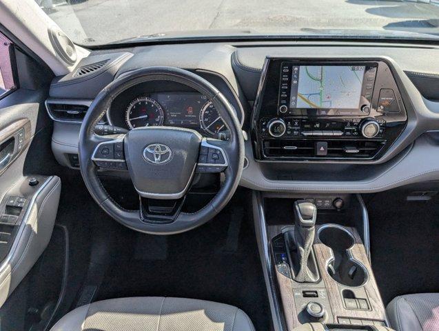 used 2022 Toyota Highlander car, priced at $40,984