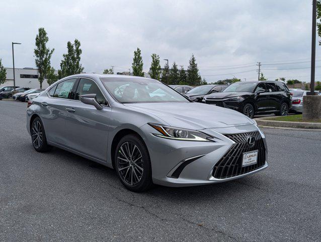 new 2025 Lexus ES 300h car, priced at $48,774