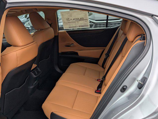 new 2025 Lexus ES 300h car, priced at $48,774