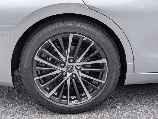 new 2025 Lexus ES 300h car, priced at $48,774