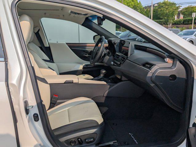 new 2025 Lexus ES 300h car, priced at $49,869