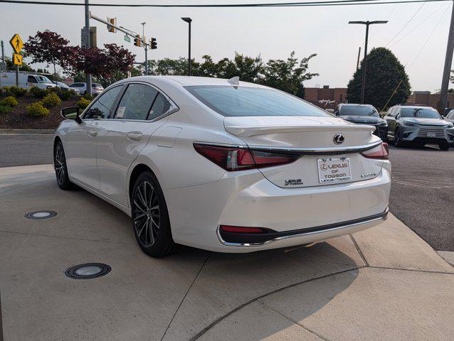 new 2025 Lexus ES 300h car, priced at $49,869