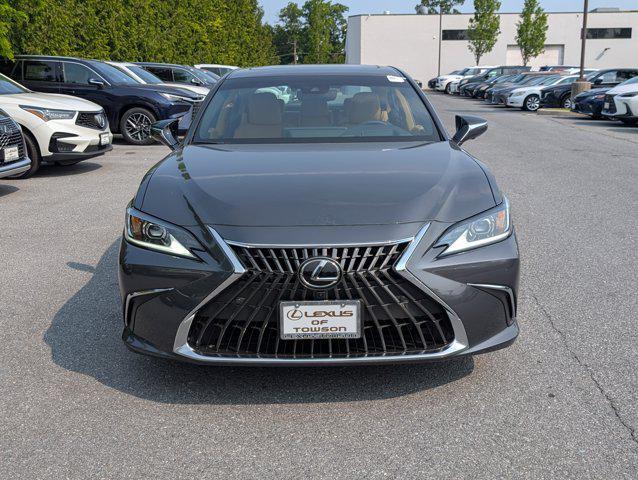 new 2025 Lexus ES 300h car, priced at $53,359