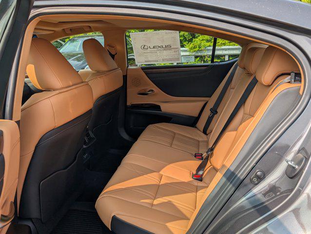 new 2025 Lexus ES 300h car, priced at $53,359