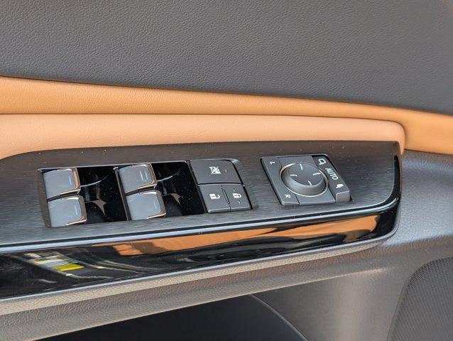 new 2025 Lexus ES 300h car, priced at $53,359