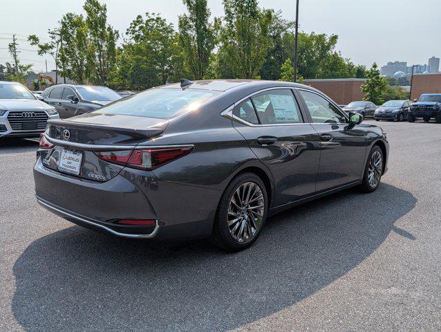 new 2025 Lexus ES 300h car, priced at $53,359