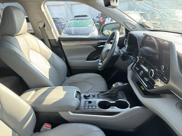 used 2023 Toyota Highlander car, priced at $41,864