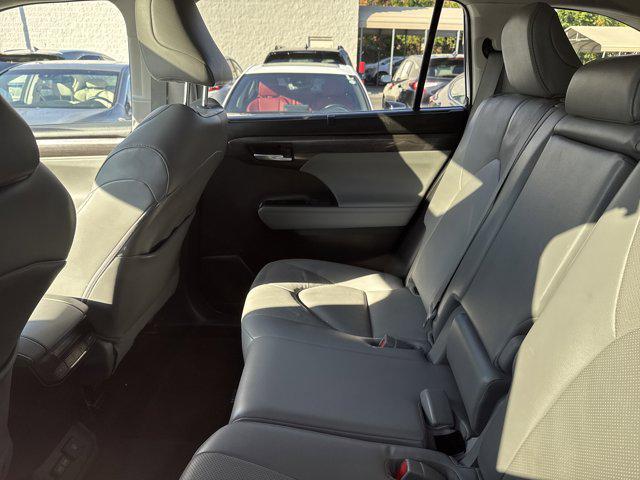 used 2023 Toyota Highlander car, priced at $41,864