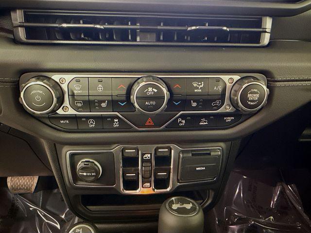 new 2025 Jeep Wrangler car, priced at $51,515