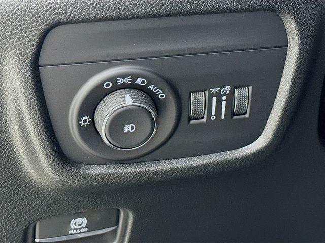 new 2025 Jeep Grand Cherokee L car, priced at $41,995