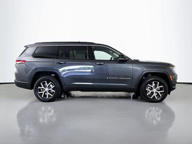 new 2025 Jeep Grand Cherokee L car, priced at $41,995