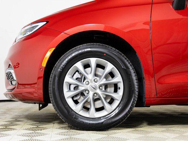 new 2025 Chrysler Pacifica car, priced at $41,915