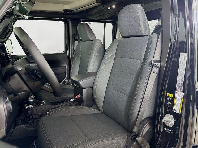 new 2025 Jeep Gladiator car, priced at $41,850