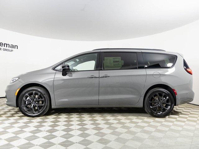 new 2025 Chrysler Pacifica car, priced at $47,035