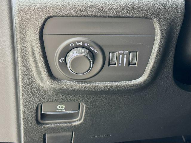 new 2025 Jeep Grand Cherokee car, priced at $36,575