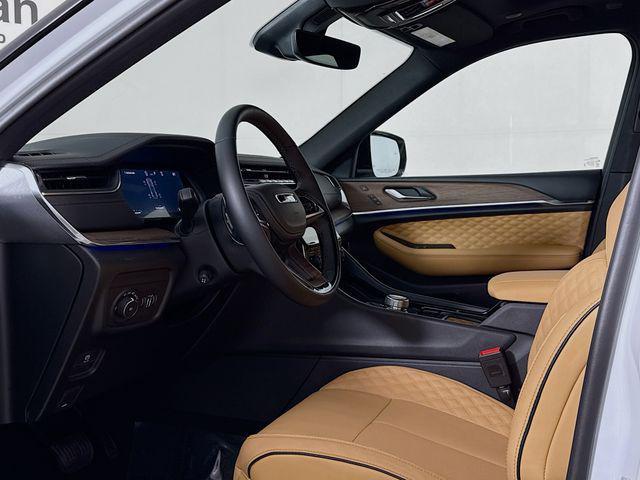 new 2025 Jeep Grand Cherokee car, priced at $54,580