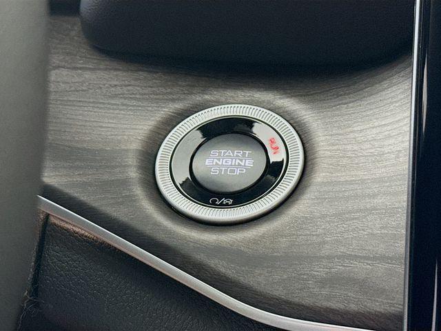 new 2025 Jeep Grand Cherokee car, priced at $38,900