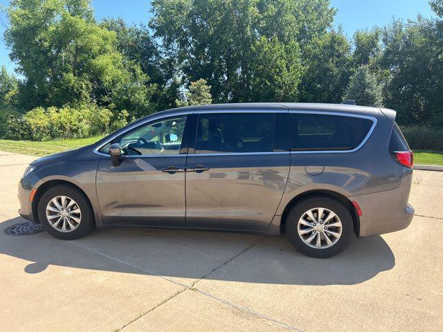 used 2017 Chrysler Pacifica car, priced at $9,500