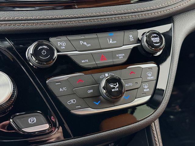 new 2025 Chrysler Pacifica car, priced at $51,221