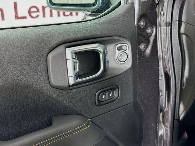 new 2025 Jeep Gladiator car, priced at $41,855