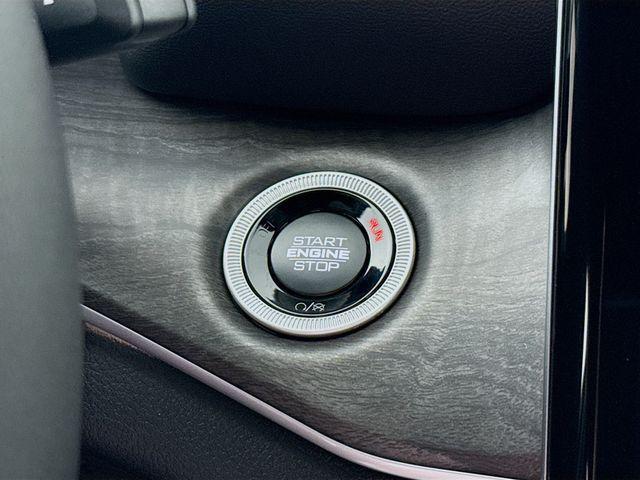 new 2025 Jeep Grand Cherokee car, priced at $43,010