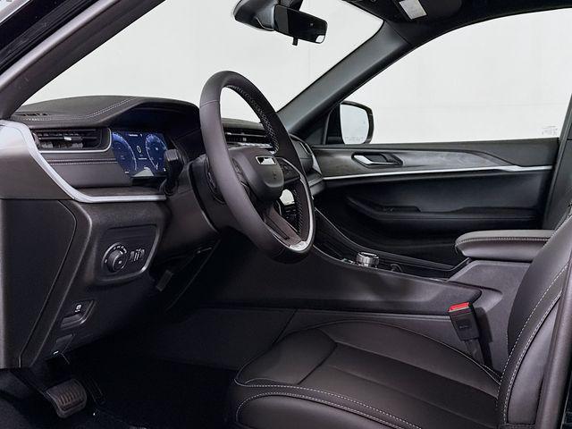 new 2025 Jeep Grand Cherokee car, priced at $43,010
