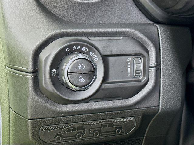 new 2025 Jeep Gladiator car, priced at $41,355