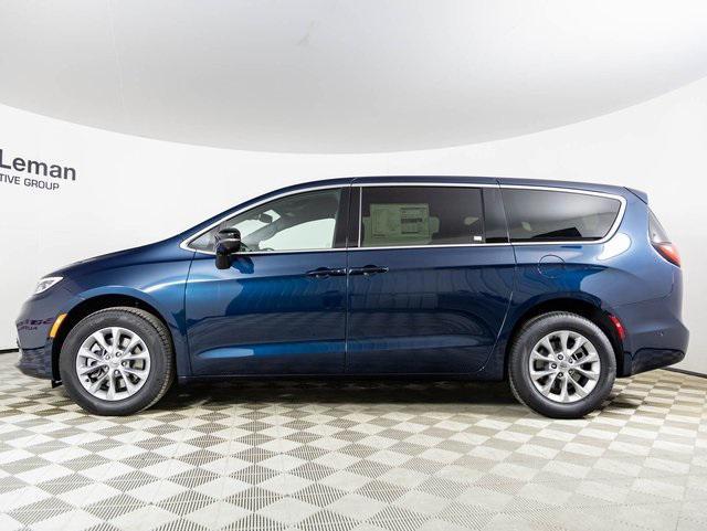 new 2025 Chrysler Pacifica car, priced at $40,915