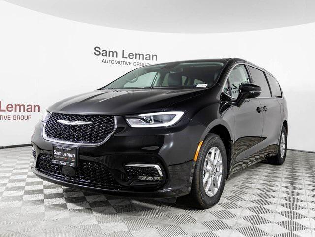 new 2024 Chrysler Pacifica car, priced at $40,900