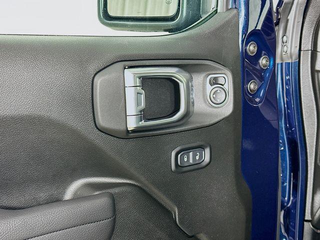 new 2025 Jeep Wrangler car, priced at $43,545