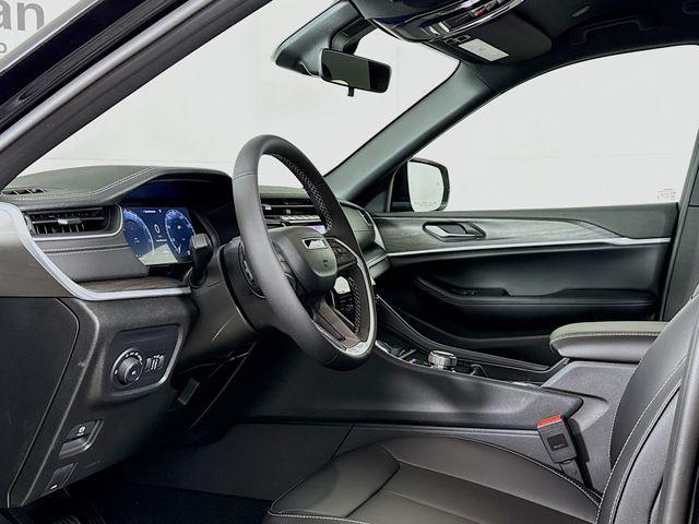 new 2025 Jeep Grand Cherokee car, priced at $43,220