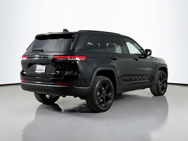 new 2025 Jeep Grand Cherokee car, priced at $43,220
