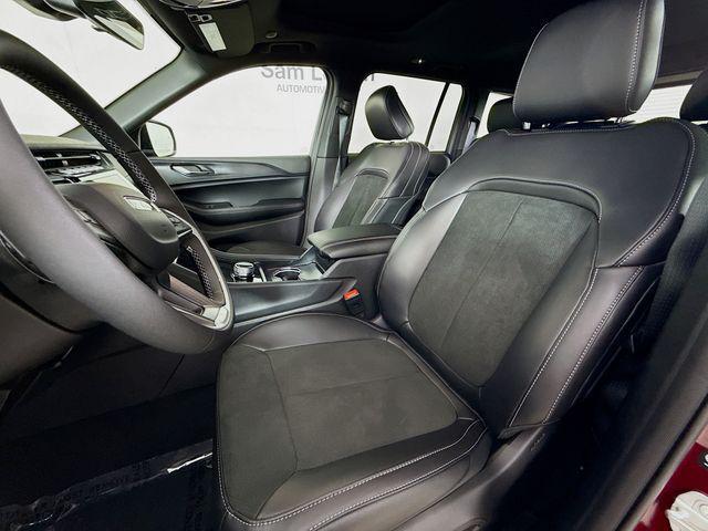 new 2025 Jeep Grand Cherokee car, priced at $38,230