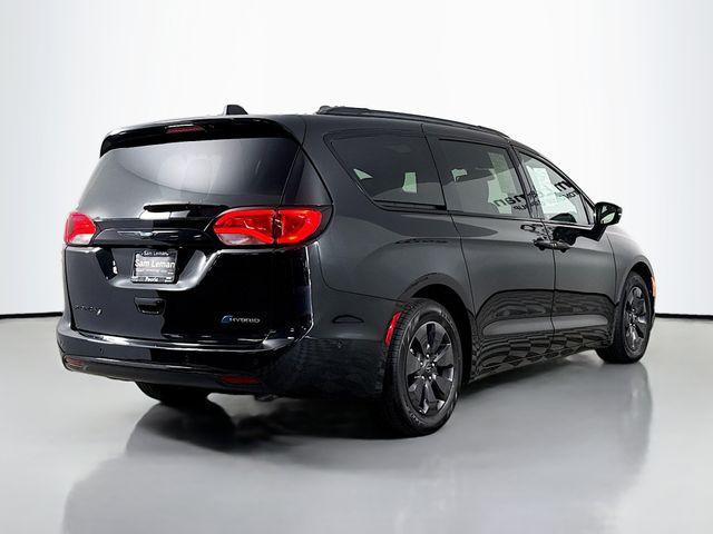 used 2019 Chrysler Pacifica Hybrid car, priced at $26,295