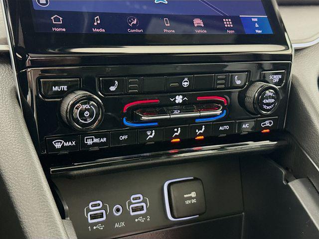 new 2025 Jeep Grand Cherokee car, priced at $44,580