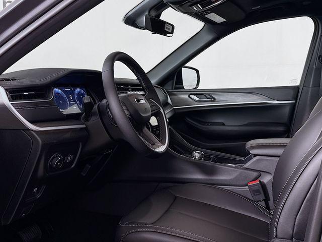 new 2025 Jeep Grand Cherokee car, priced at $44,580