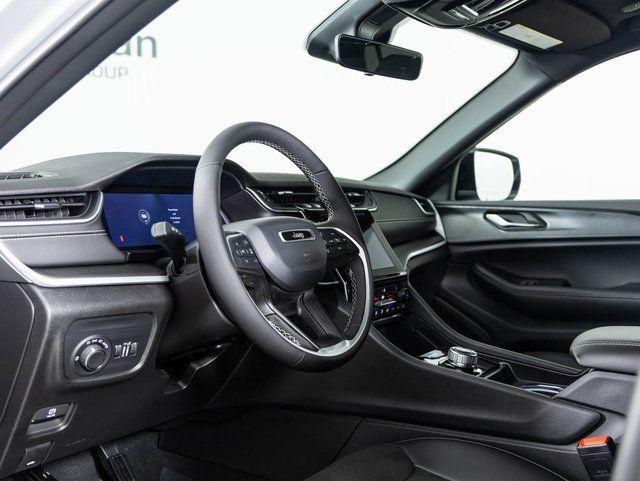 new 2025 Jeep Grand Cherokee car, priced at $38,530