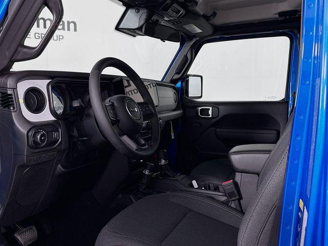 new 2025 Jeep Wrangler car, priced at $41,245
