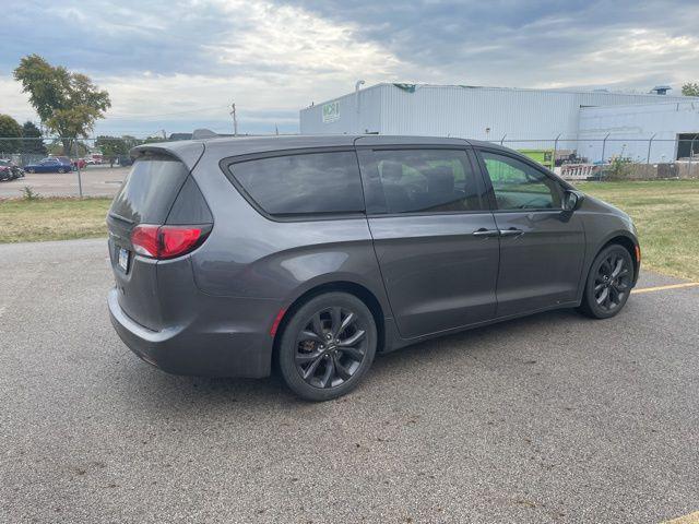used 2018 Chrysler Pacifica car, priced at $15,975