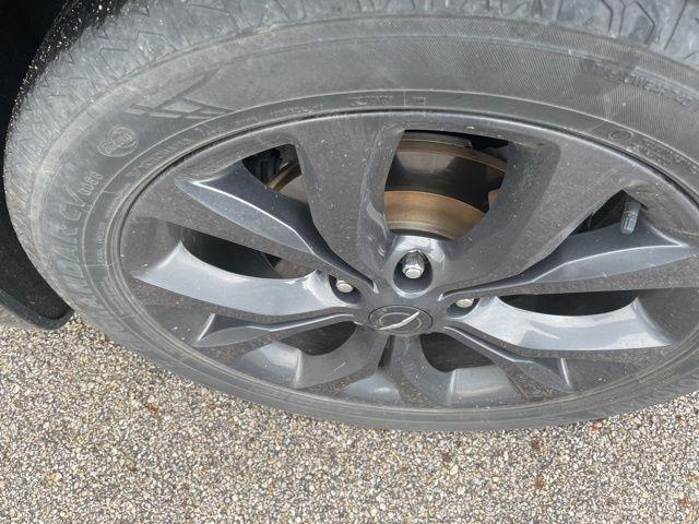 used 2018 Chrysler Pacifica car, priced at $15,975