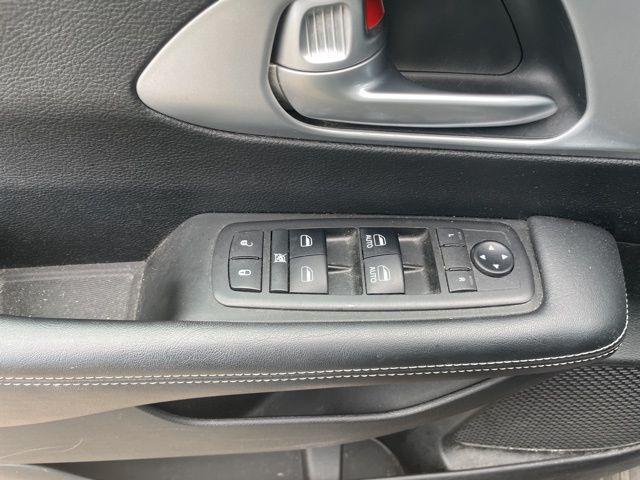 used 2018 Chrysler Pacifica car, priced at $15,975