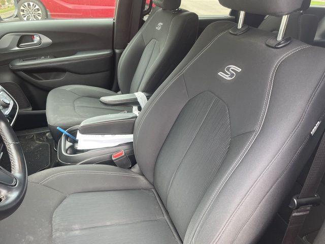 used 2018 Chrysler Pacifica car, priced at $15,975
